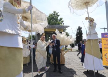 Napoli, piazza Garibaldi cambia volto: inaugurati i 6 chioschi nell’ambito del progetto Bella Piazza
