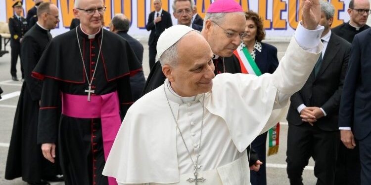 Papa Leone XIV a Pompei: “Basta guerre, non possiamo rassegnarci alle immagini di morte”