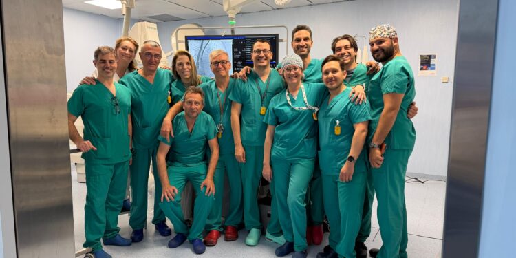 Cardiologia, al Monaldi intervento all’avanguardia: è il primo in Italia