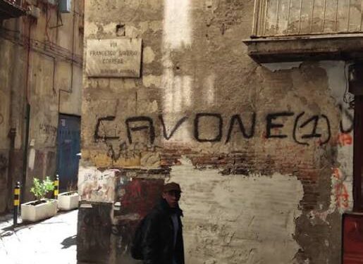 Napoli, sparatoria nella notte: ferite due giovani da proiettili vaganti