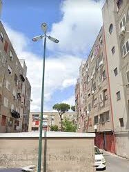 VIDEO-Ponticelli, “Parco Villani” abbandonato dopo lo sgombero: degrado, rifiuti e campetto distrutto