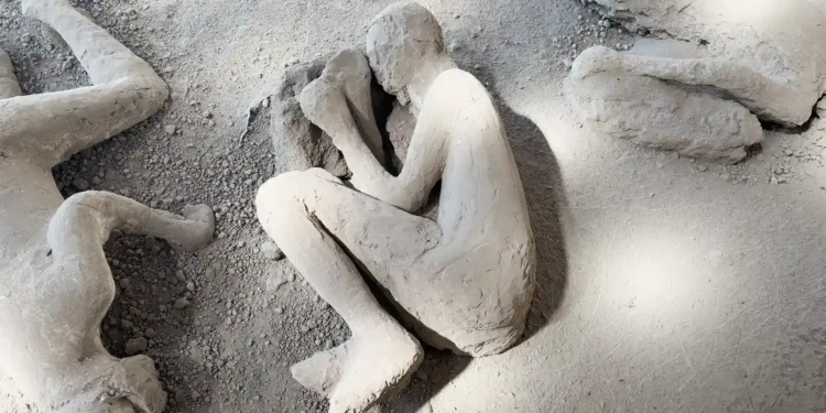 Orto dei Fuggiaschi a Parco Archeologico di Pompei, emerge l’identità di una vittima: “Probabilmente un medico”