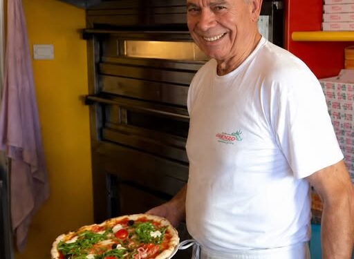 Nega una pizza gratis a un cliente abituale: pizzaiolo ucciso a coltellate