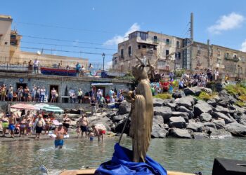 San Giovanni da aMare, torna la storica processione a mare del Santo Patrono