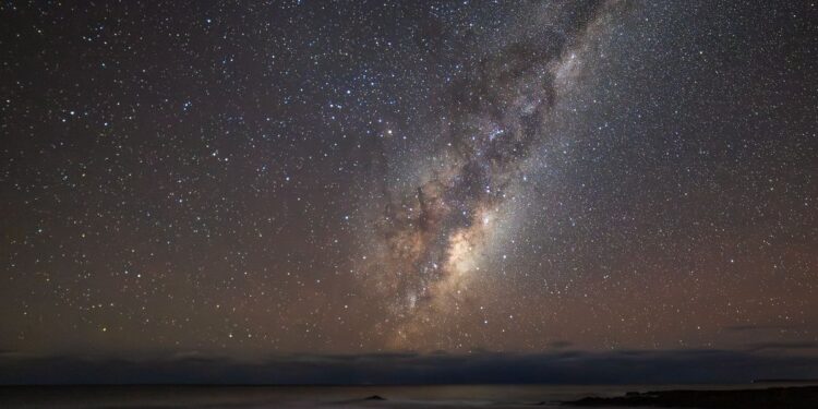 Le stelle sopra Napoli: dove guardarle e cosa si riesce davvero a vedere