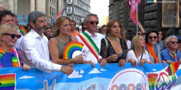 Napoli, due volti nello stesso giorno: il funerale di Lorenzo Spasiano e il Pride tra polemiche e riflessioni