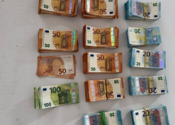 Ponticelli, sequestrati oltre 83mila euro in banconote false: il denaro nascosto in uno zaino abbandonato
