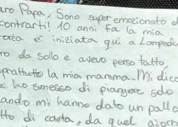 Lampedusa, il piccolo Leo scrive al Papa: “Ero arrivato da solo, dieci anni fa”