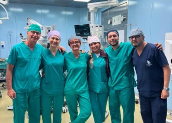 Al Monaldi impiantato per la prima volta in Campania un serbatoio che rilascia il farmaco nell’occhio