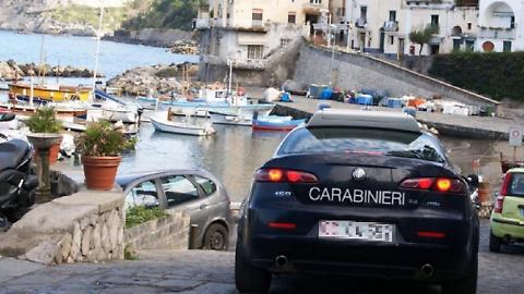 Ischia e Procida, allarme truffe: finti carabinieri e operatori postali raggirano i cittadini