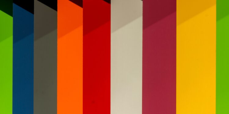 Arredamento e colore in casa, come abbinare al meglio il colore delle pareti e luminosità 