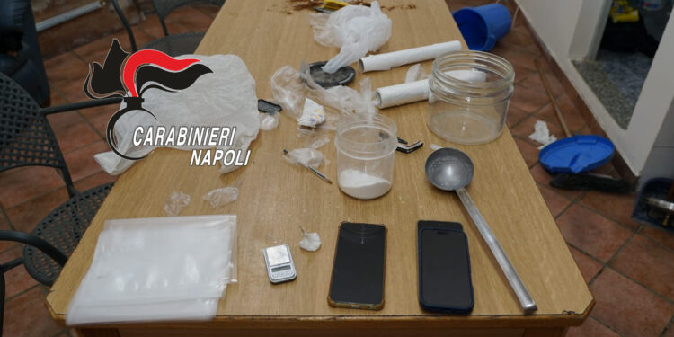 Narcos dei Monti Lattari, tre arresti in meno di dieci ore: sequestrati droga, una pistola e denaro