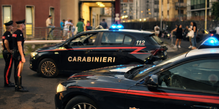 Meta e Piano di Sorrento, corsa contro il tempo nel traffico: i Carabinieri scortano in ospedale una donna in travaglio