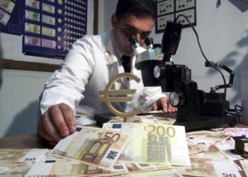 Operazione “Small Tower”: sgominata organizzazione che produceva e vendeva euro falsi anche all’estero, cinque misure cautelari