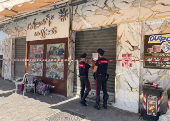 Napoli, il business dei colloqui: chiuso il bar multiservizi per i familiari dei detenuti di Poggioreale