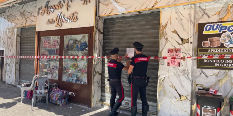 Napoli, il business dei colloqui: chiuso il bar multiservizi per i familiari dei detenuti di Poggioreale