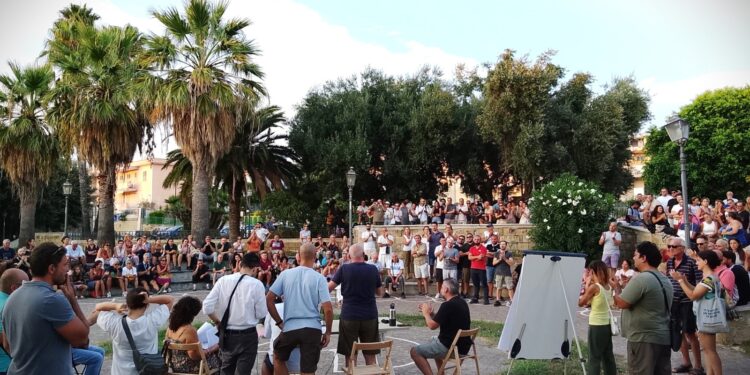 Pozzuoli Esiste Ancora: «Prima gli sfollati, poi gli slogan. Servono risposte concrete e subito»