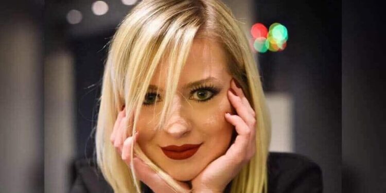 Nola, Ania Punzo muore a 33 anni dopo una caduta dal balcone: indagini sulla dinamica