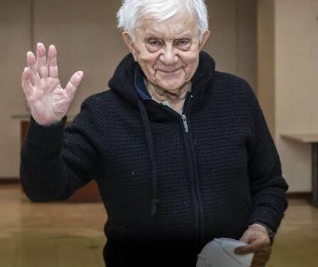 Addio a don Antonio Mazzi: la vita del “prete di strada” che ha scelto gli ultimi
