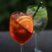 Spritzmania, è l’estate delle varianti: dal classico Aperol all’Hugo, ecco i cocktail più amati del 2026