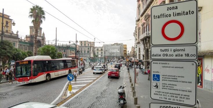 ZTL Napoli 2026: mappa, orari, permessi e multe