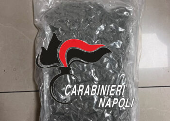 Napoli Est, 1,2 chili di “Amnesia” nello scooter: arrestati un 17enne e un 19enne