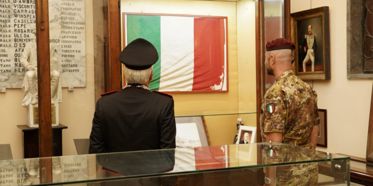 Napoli, il congedo del Generale Masciulli tra la Nunziatella, le Bandiere di Guerra e Salvo D’Acquisto