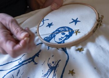 Nel giardino del Biancomangiare, Francesca Marconi restituisce un archivio di voci e immagini dei Quartieri Spagnoli