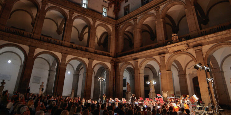 UNIMUSIC 2026, Mozart e Čajkovskij in concerto nel Cortile delle Statue di Napoli
