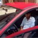Marano, gli bruciano l’auto: imprenditore dona una nuova vettura a Raffaele, 36enne affetto da sclerosi multipla