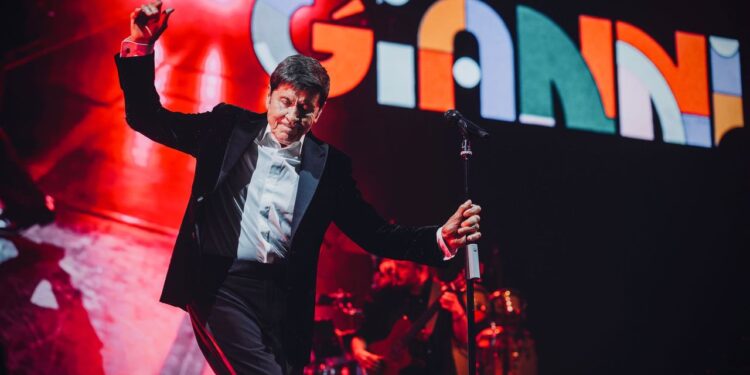 Gianni Morandi all’Arena Flegrea di Napoli: il 1° ottobre il concerto per i 60 anni di “C’era un ragazzo”