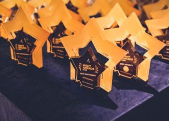Night Awards 2026, gli Oscar del clubbing arrivano all’Odissea Disco di Pozzuoli