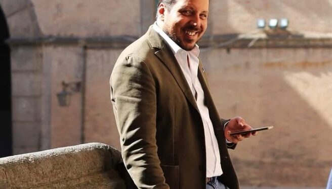 È morto Francesco Tedesco, addio al giornalista ANSA che ha raccontato Napoli