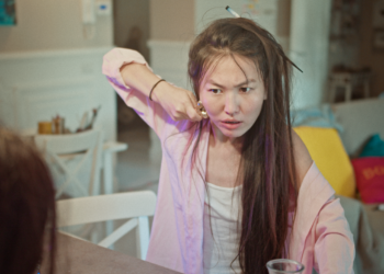 “Scomode – In 5 sul divano”, su RaiPlay la convivenza al femminile tra ironia, fragilità e follie quotidiane