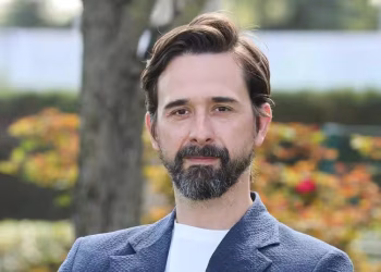 Aggredito in monopattino: l’attore Davide Iacopini in terapia intensiva