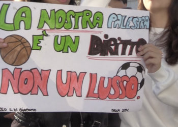 VIDEO-Palestra chiusa da due anni: studenti del liceo “Di Giacomo” di Volla in protesta
