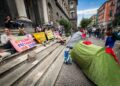 Caro affitti, gli studenti tornano in tenda alla Federico II: a Napoli riparte la protesta