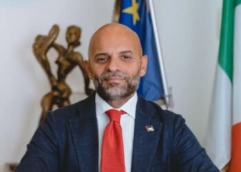 “Caregiver, ora una legge per non lasciare soli” ma intanto Nadia resta senza Centro Diurno: la contraddizione della politica in Campania