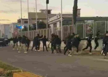 Pozzuoli, tifoso del Portici aggredito dopo la partita: otto arresti, confessa il 19enne che lo ha colpito alla testa